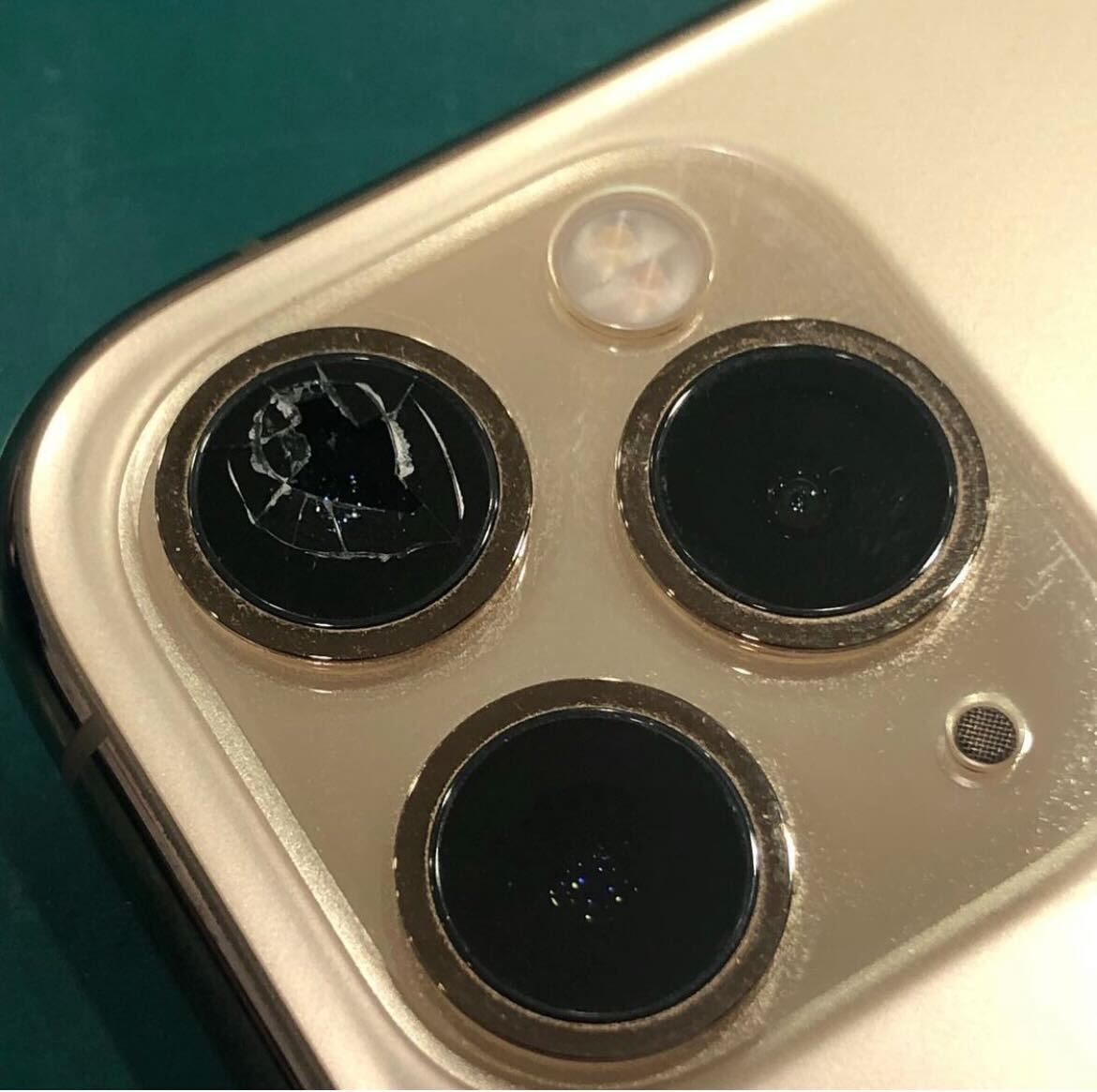 iPhone 11 Pro カメラレンズ割れ 豊橋